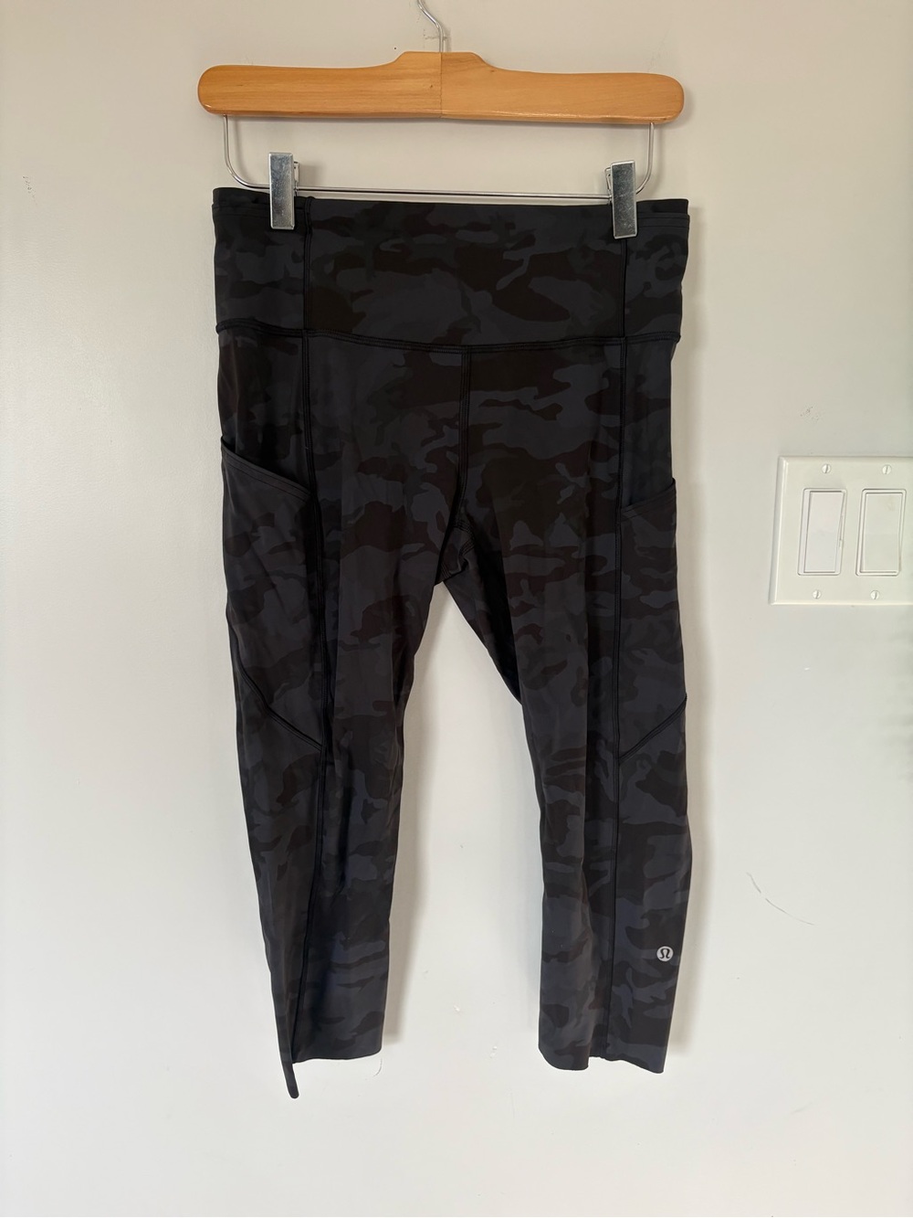 Lululemon Fast and Free High-Rise Crop 19" Camo Size 8